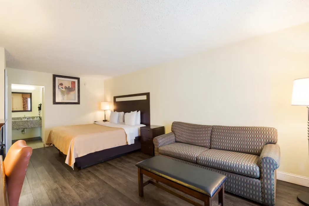 Quality Inn and Suites Conference Center Statesboro Historic District 14/33
