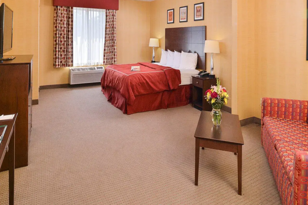 Quality Suites Stratford CT 12/37