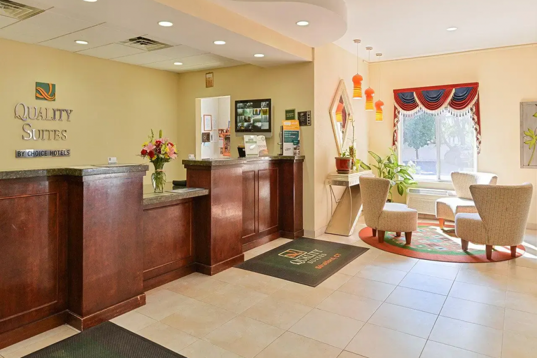 Quality Suites Stratford CT 4/37
