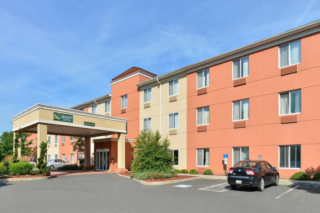 Quality Suites Stratford CT 1/37