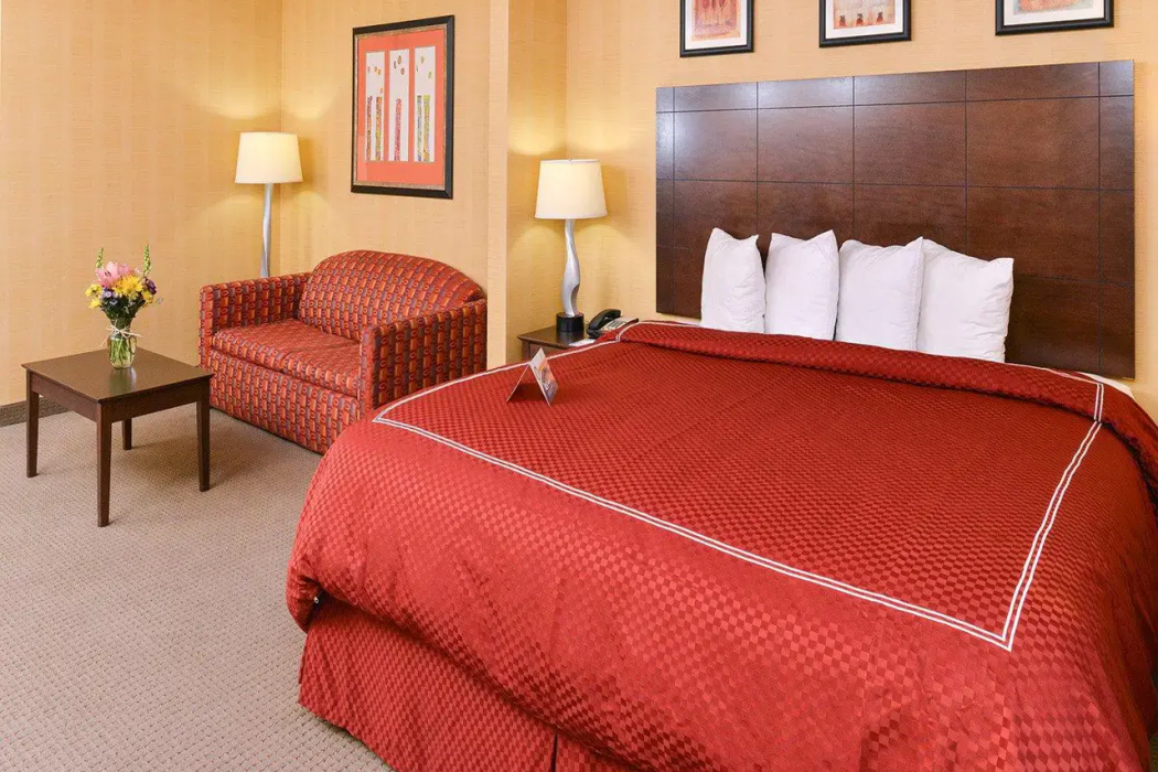 Quality Suites Stratford CT 15/37