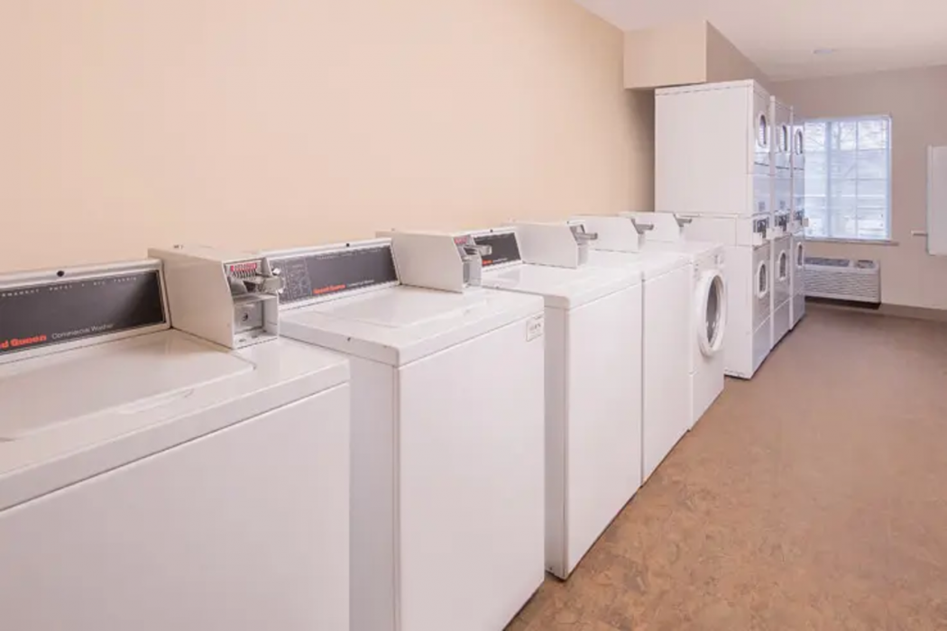 Woodspring Suites Springdale 19/30