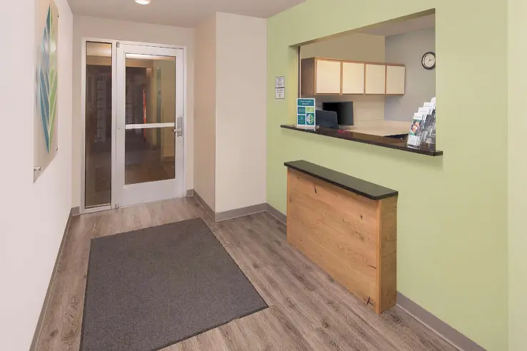 Woodspring Suites Springdale 4/30