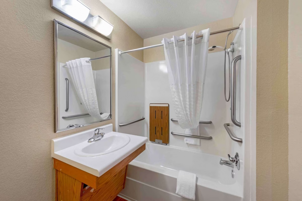 WoodSpring Suites Fayetteville I-49 6/10