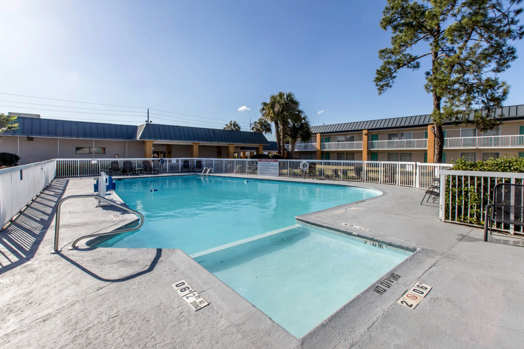 Quality Inn & Suites Conference Center 13/19