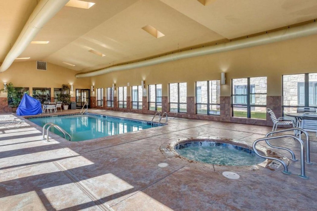 Comfort Inn & Suites Russellville I-40 11/21