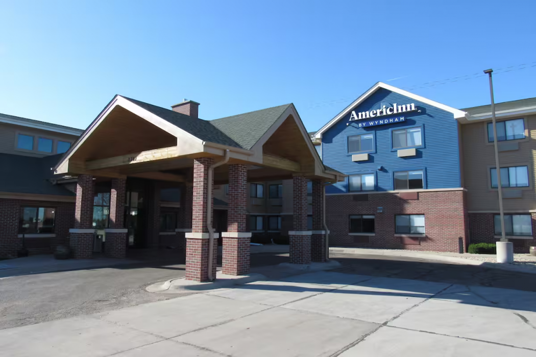 AmericInn by Wyndham Lincoln South 2/17