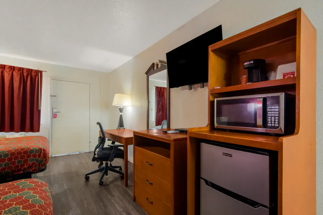 Econo Lodge Goldsboro Hwy 70 12/22