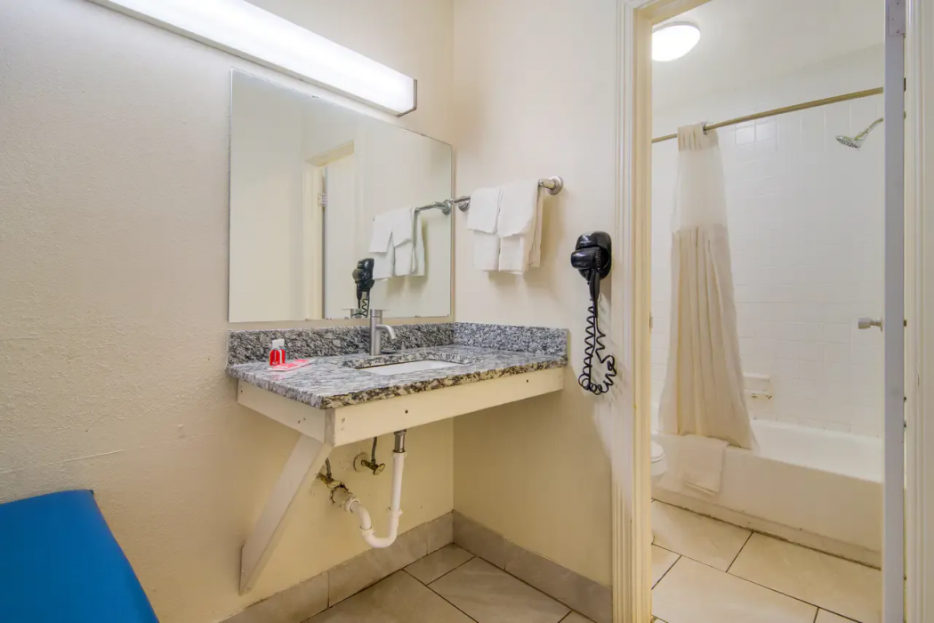 Econo Lodge Goldsboro Hwy 70 13/22