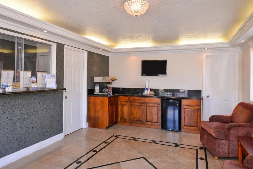 Americas Best Value Inn & Suites San Bernardino 16/19