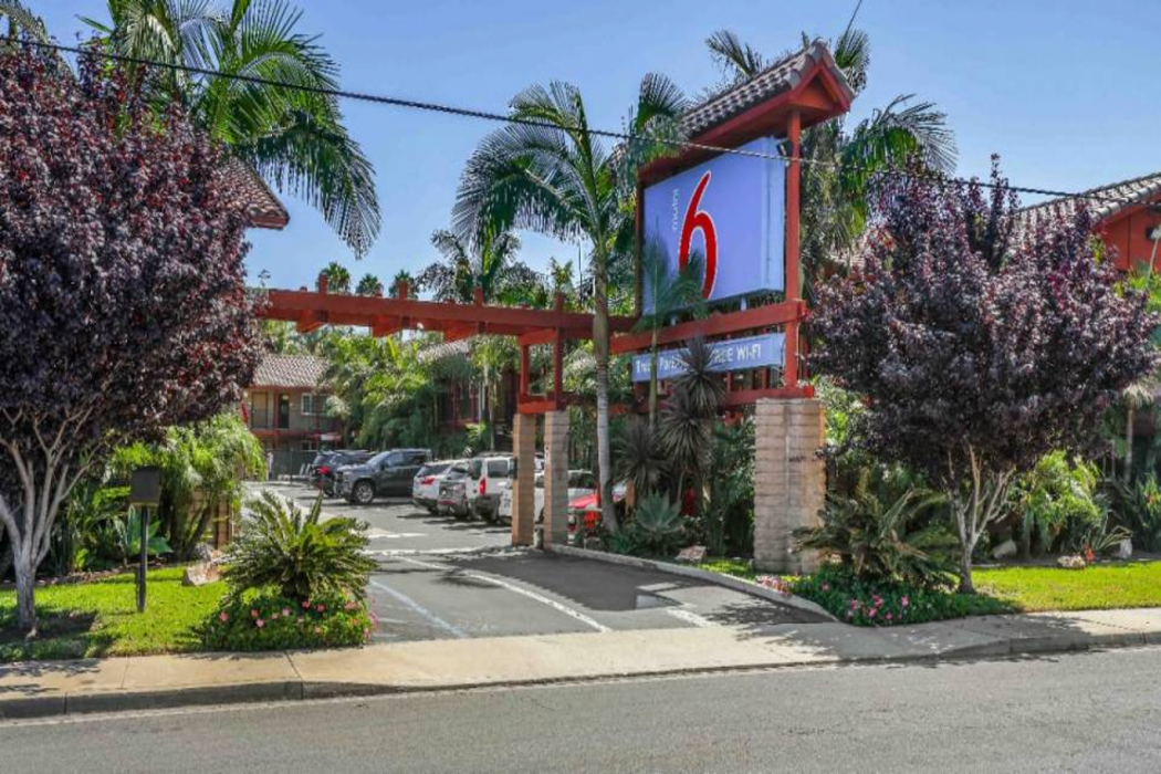 Motel6 Carlsbad, CA - North photo3