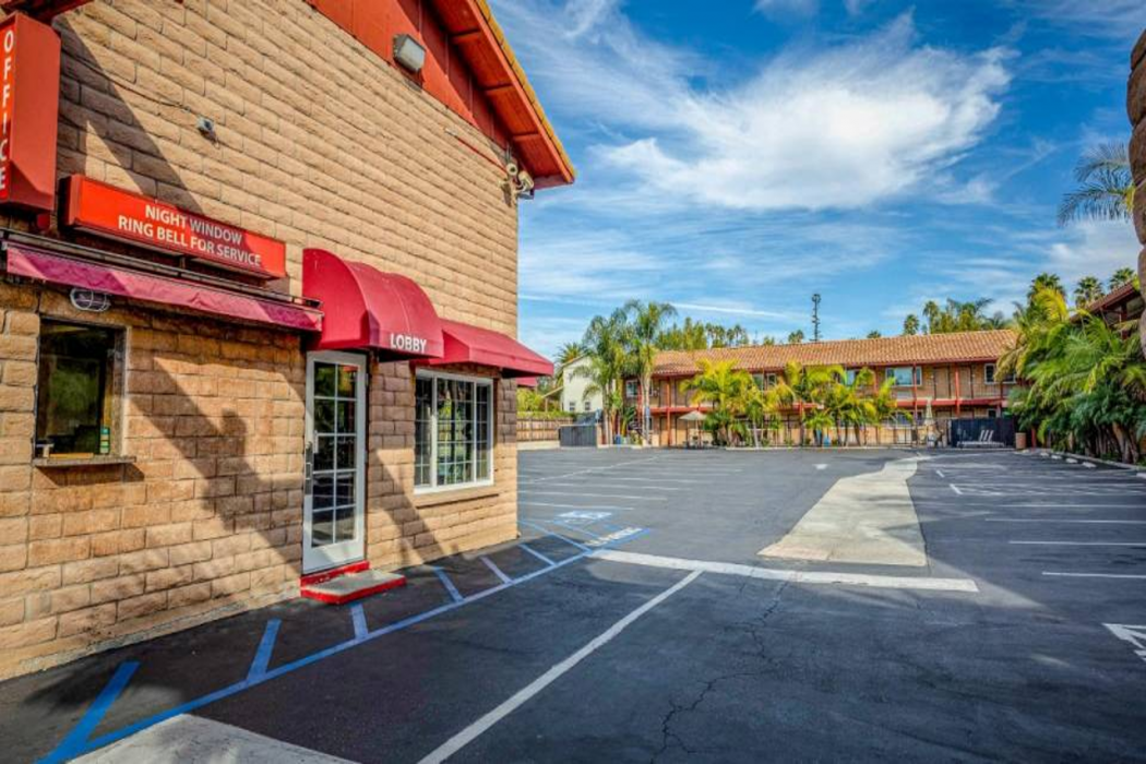 Motel6 Carlsbad, CA - North photo4