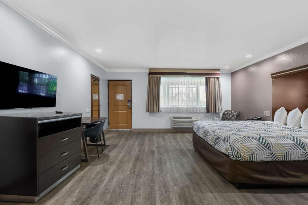 Motel 6 Carlsbad, CA - North Near Legoland 11/66