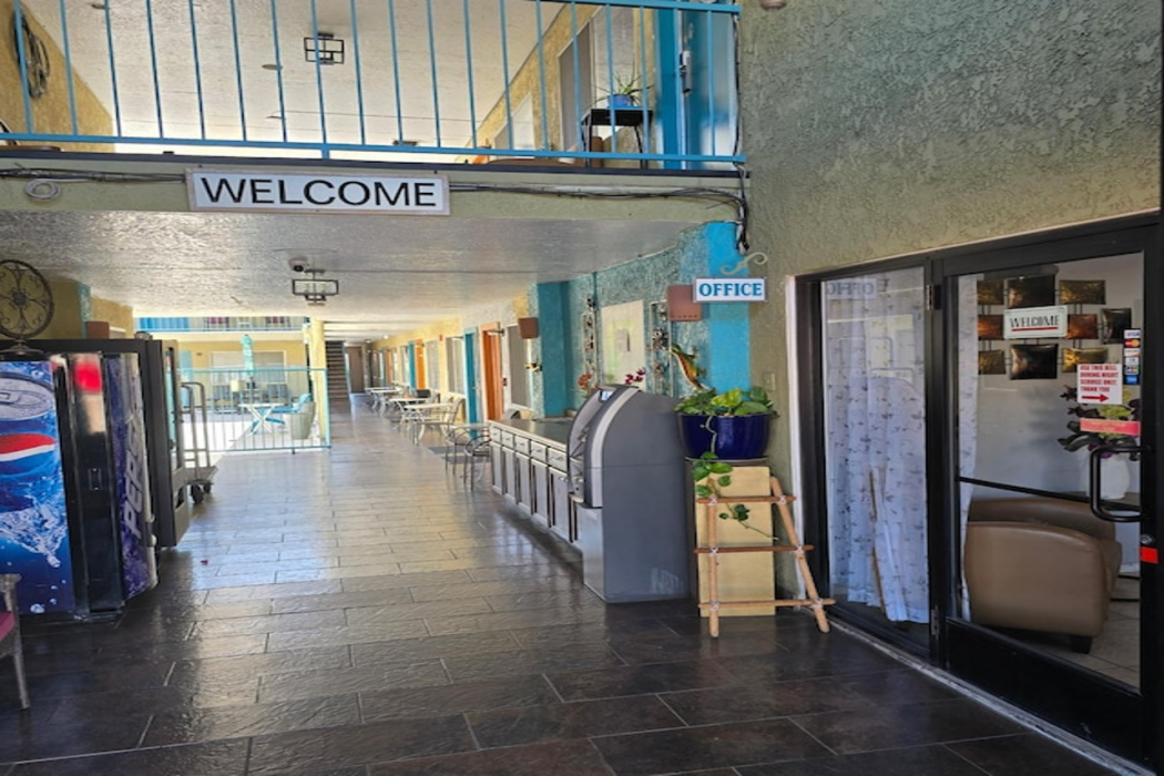 Sands Inn & Suites Lake Havasu City 19/60