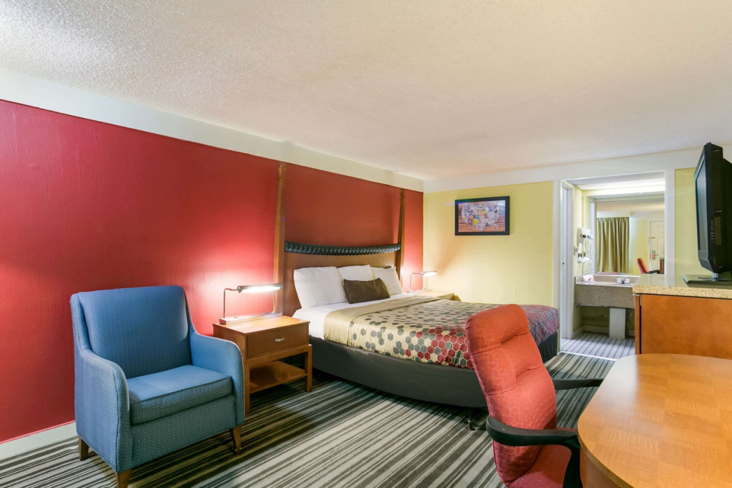 Econo Lodge Frederick I-70 10/19