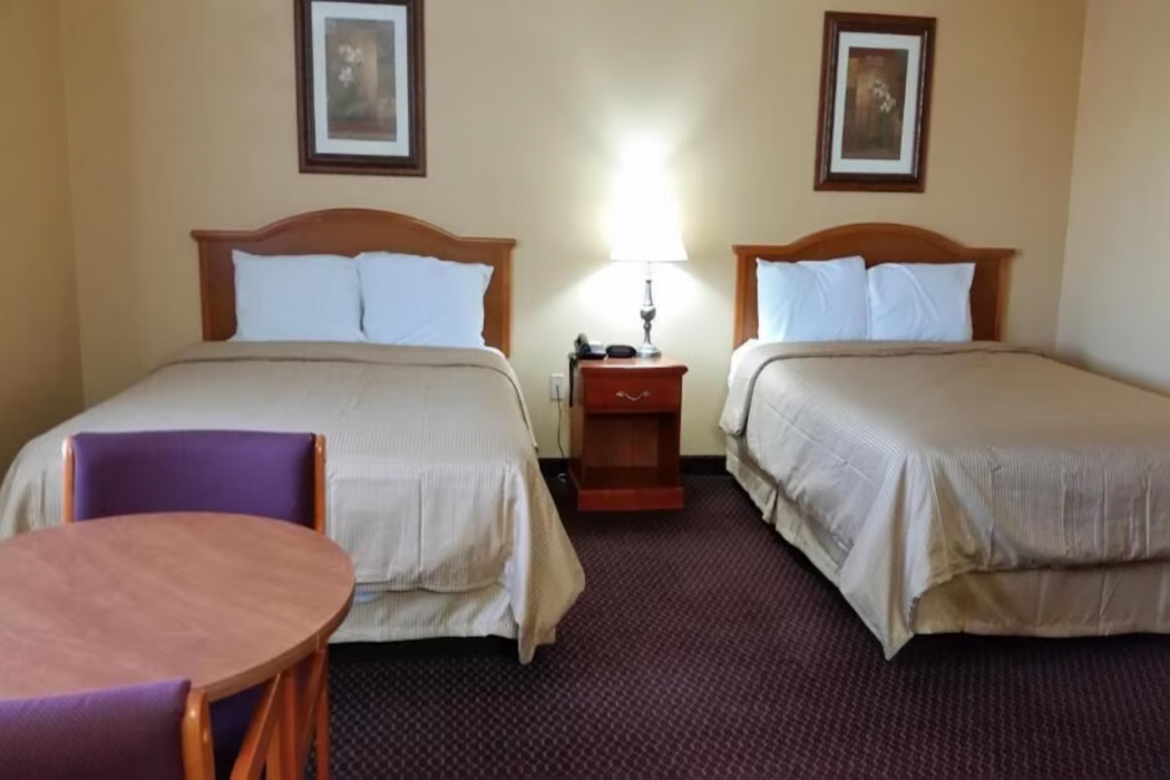 Quality Inn Lawrenceburg, TN 7/31