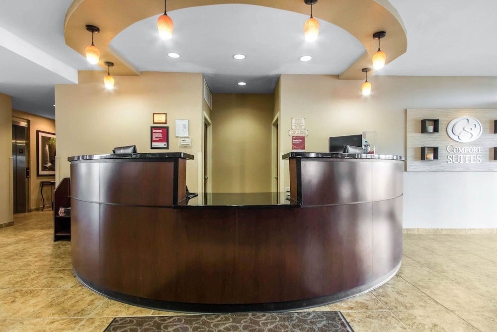 Comfort Suites CS-SU Cullman I-65 Exit 310 8/33