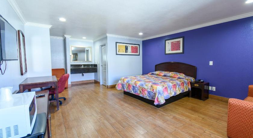 Hyland Motel Long Beach 8/27