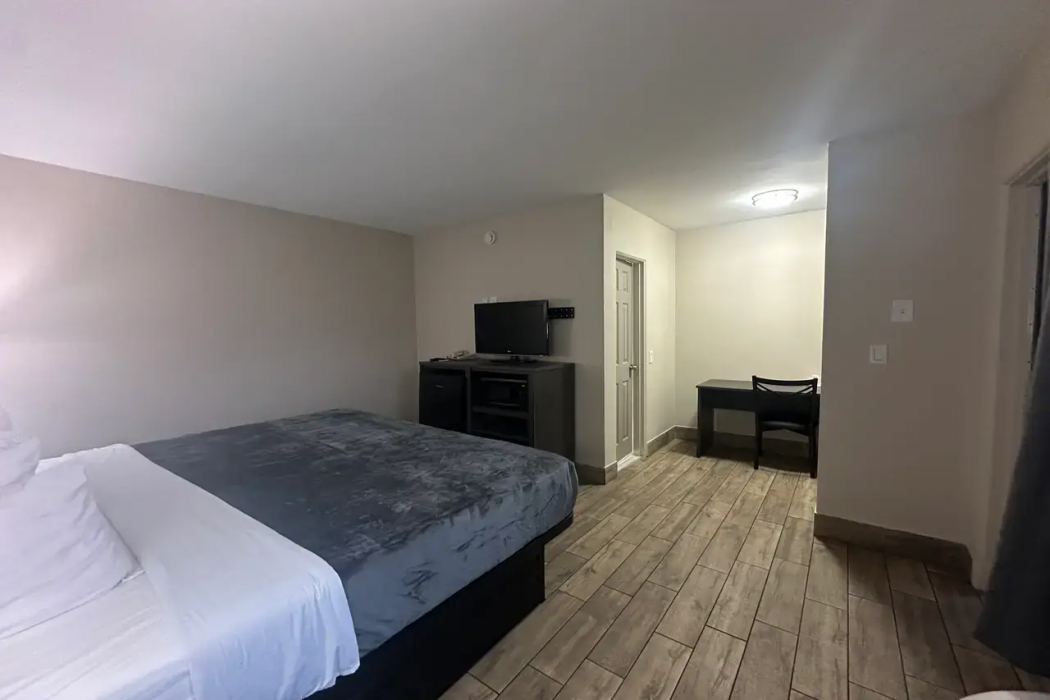 Econo Lodge St. Petersburg Central 12/54