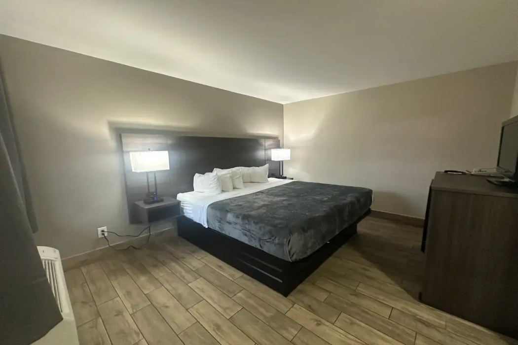 Econo Lodge St. Petersburg Central 10/54
