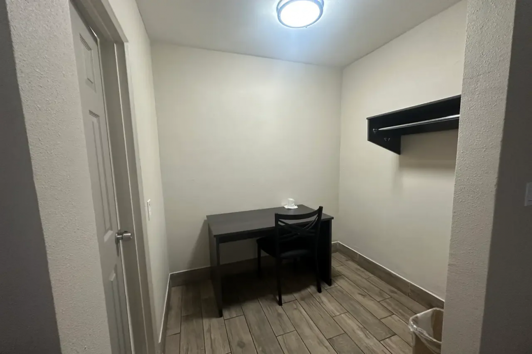 Econo Lodge St. Petersburg Central 14/54