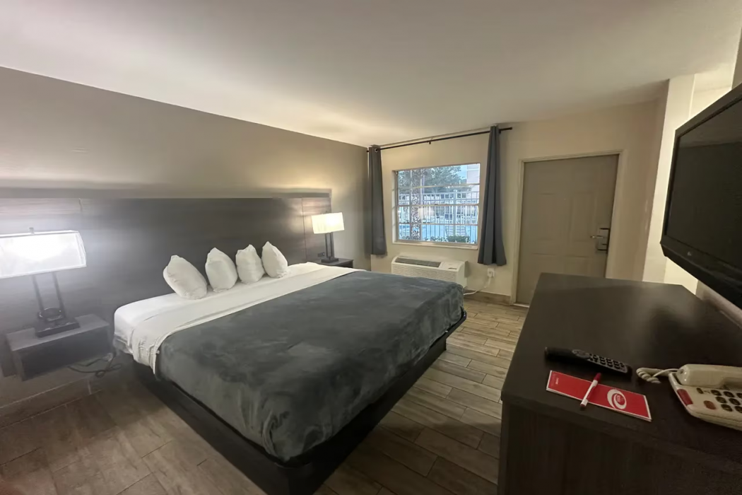 Econo Lodge St. Petersburg Central 9/54