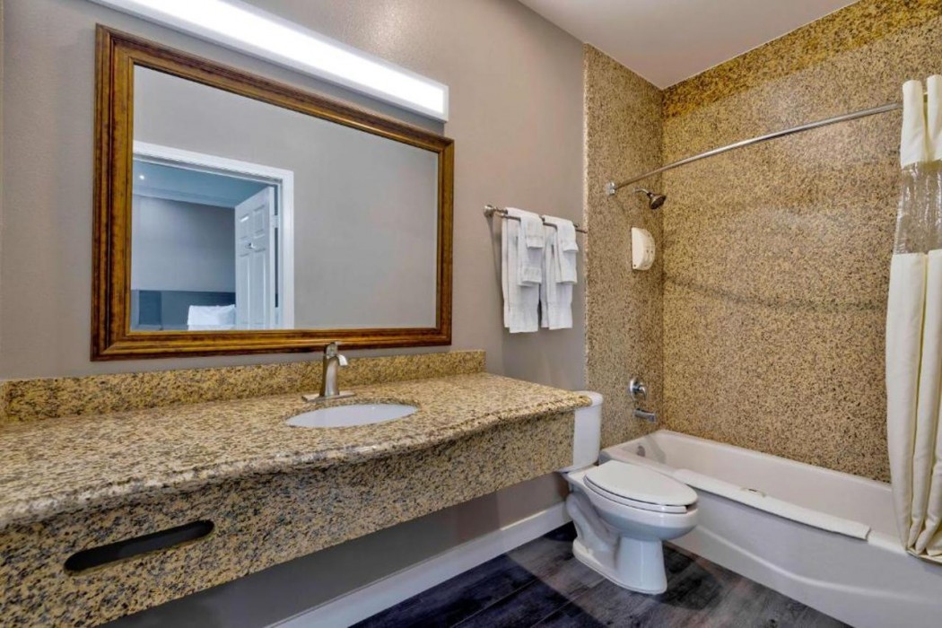 Motel6 South Gate, CA 16/56