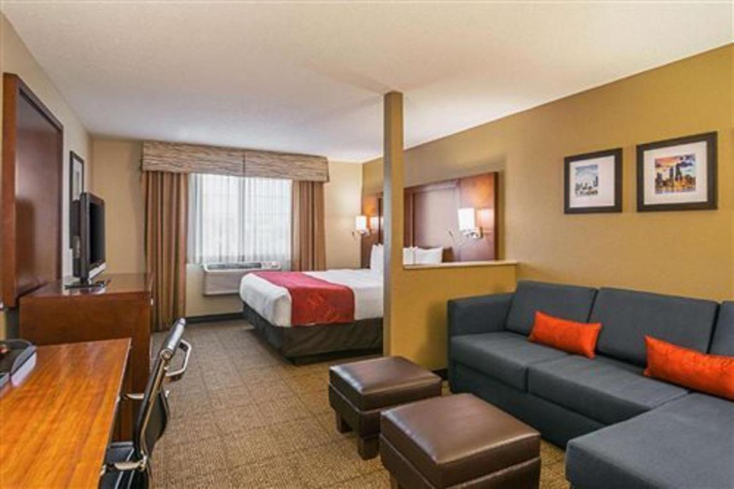 Comfort Suites Grayslake Near Libertyville North 11/25