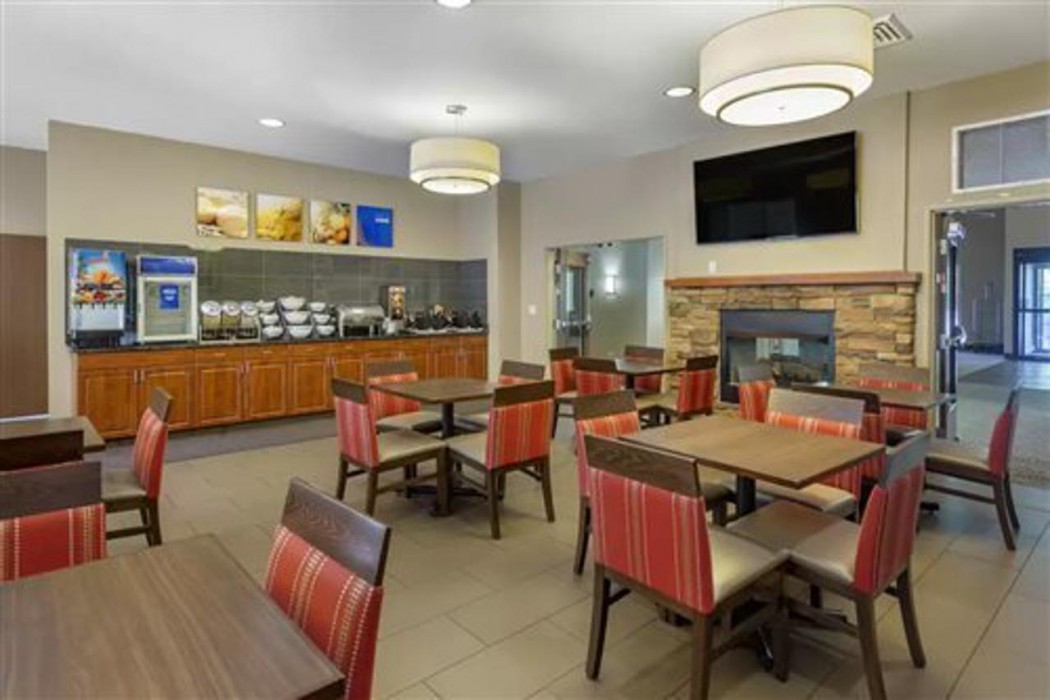 Comfort Suites Grayslake Near Libertyville North 3/25