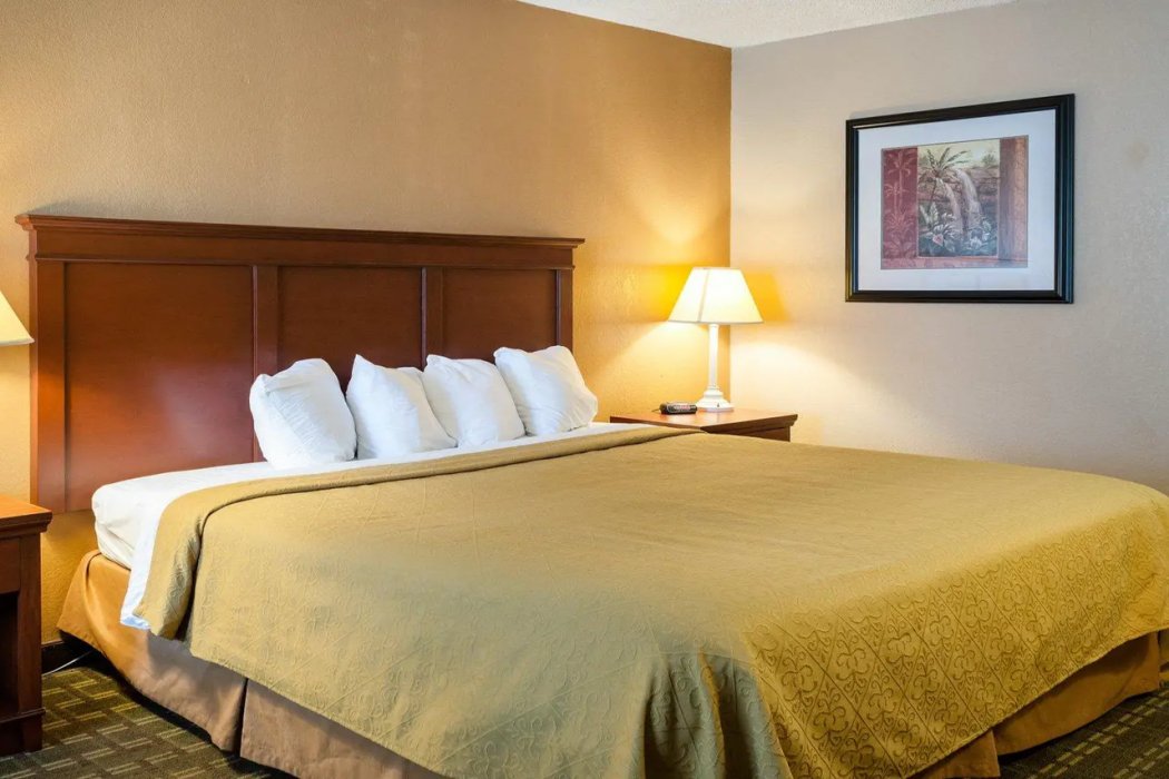 Quality Inn Louisville MS 11/22