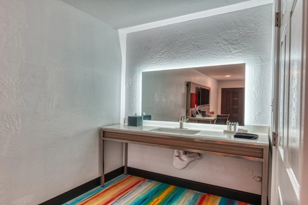 Casa Via Mar Inn, an Ascend Collection Hotel 52/85