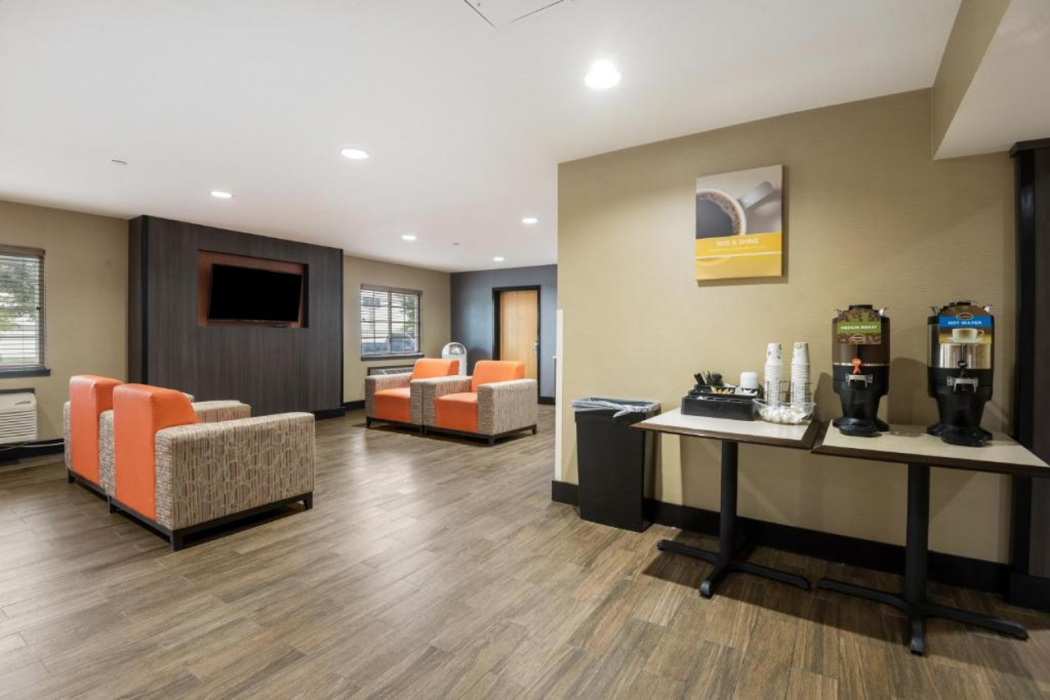 Studio6 Lenexa, KS - Overland Park 24/53
