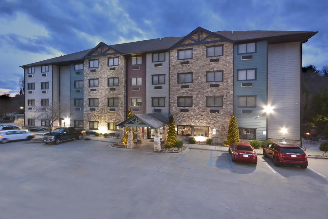 Brookstone Lodge near Biltmore Village, an Ascend Collection Hotel 1/23
