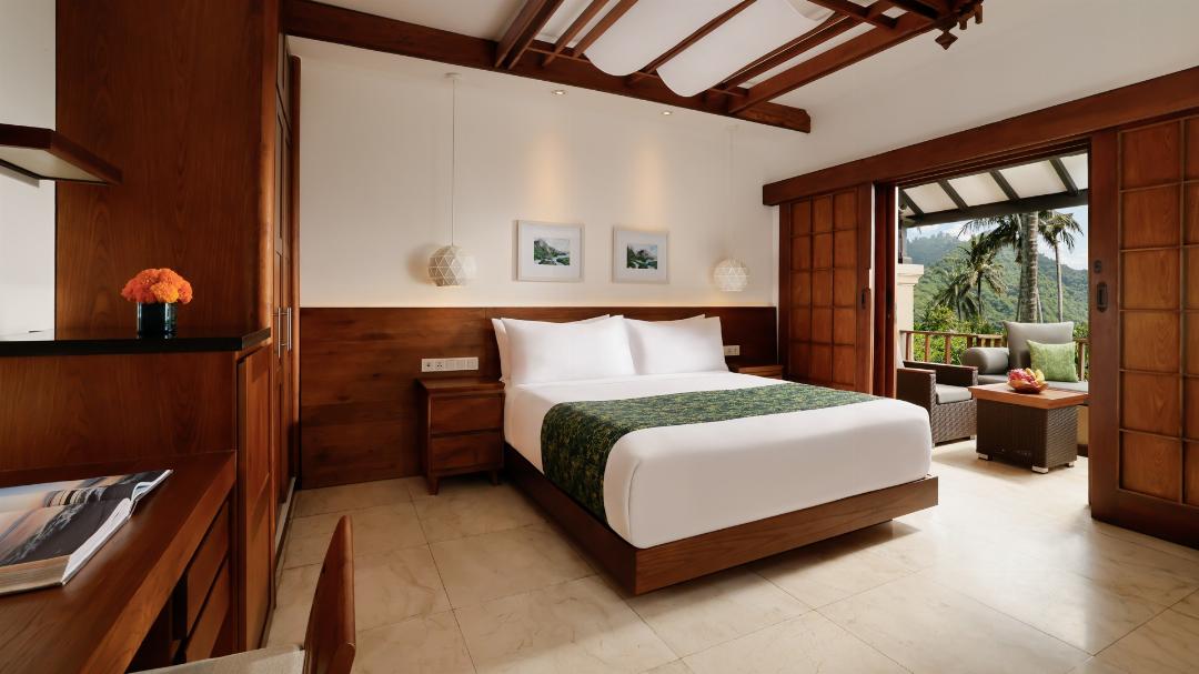 Deluxe Ocean Room