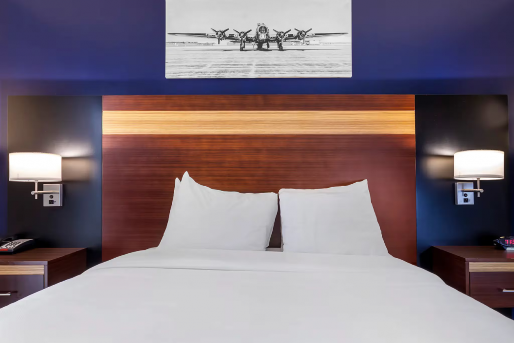 Avion Inn Near LGA Airport, an Ascend Collection Hotel 7/23