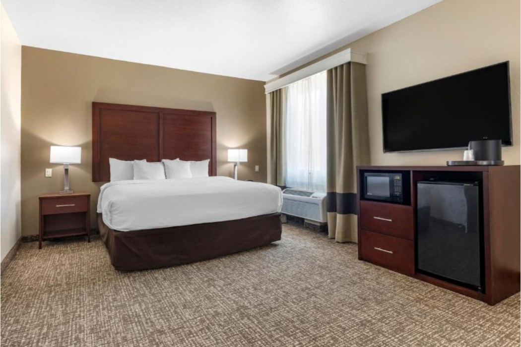 Comfort Suites Waco North - Near University Area 8/30