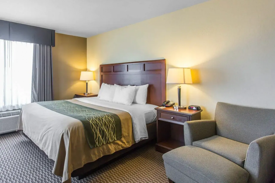 Comfort Inn & Suites Madisonville KY 7/33