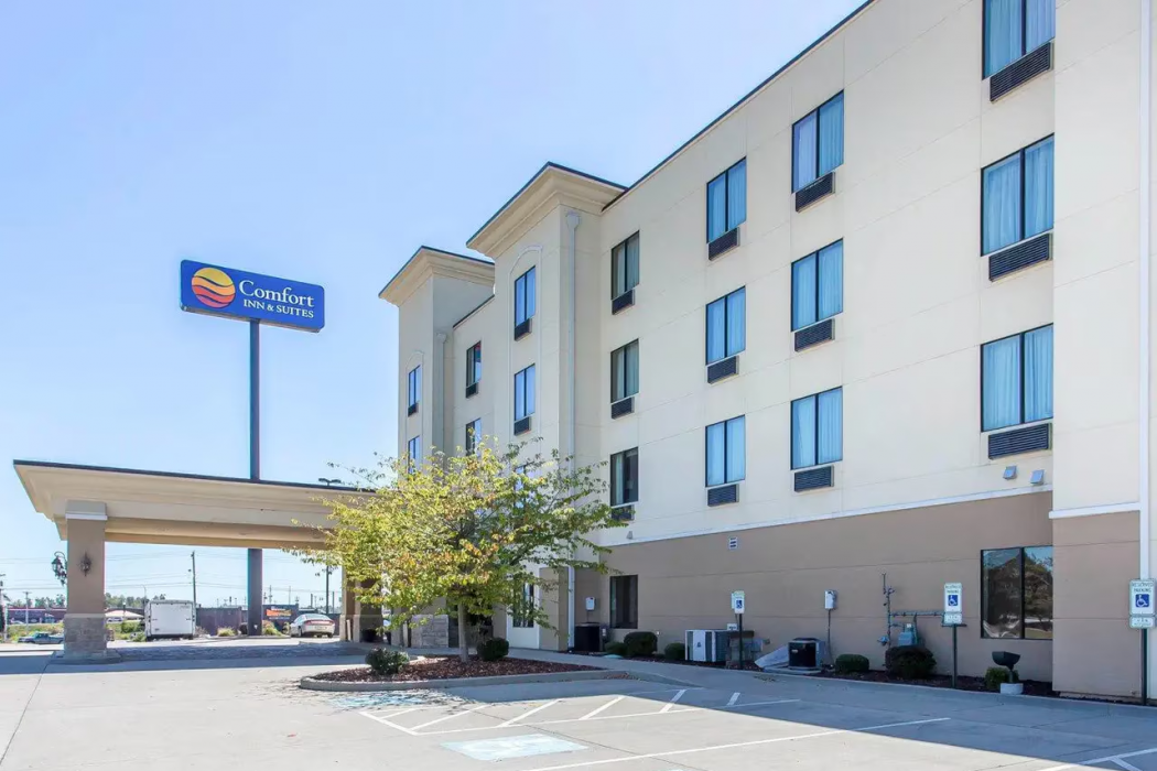 Comfort Inn & Suites Madisonville KY 1/33