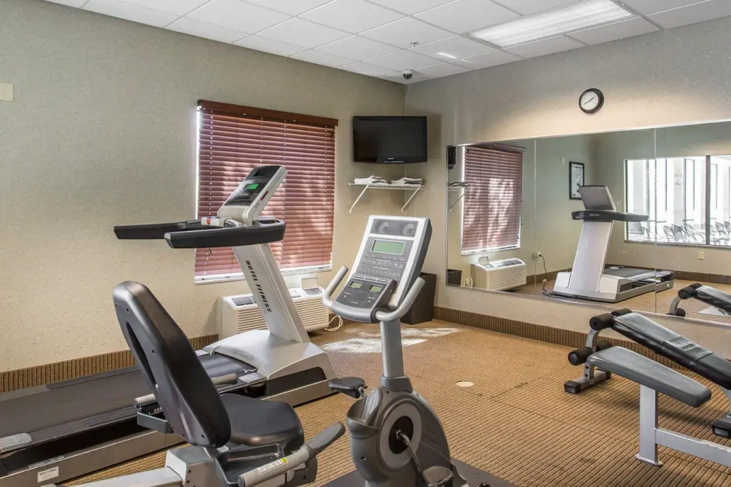 Comfort Inn & Suites Madisonville KY 16/33