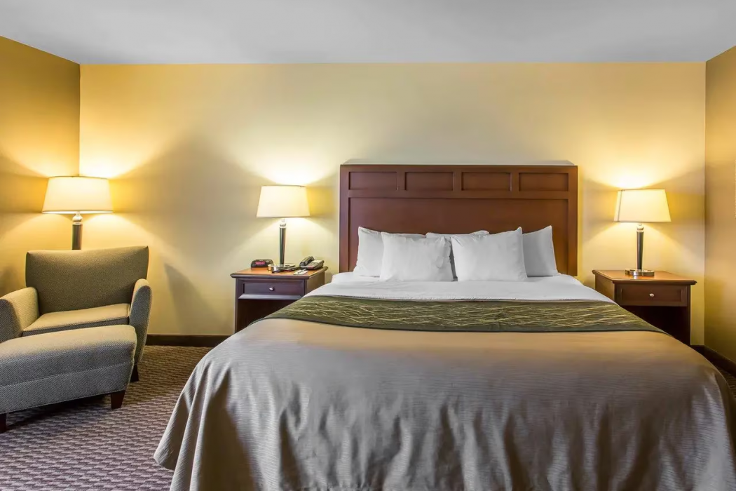 Comfort Inn & Suites Madisonville KY 12/33