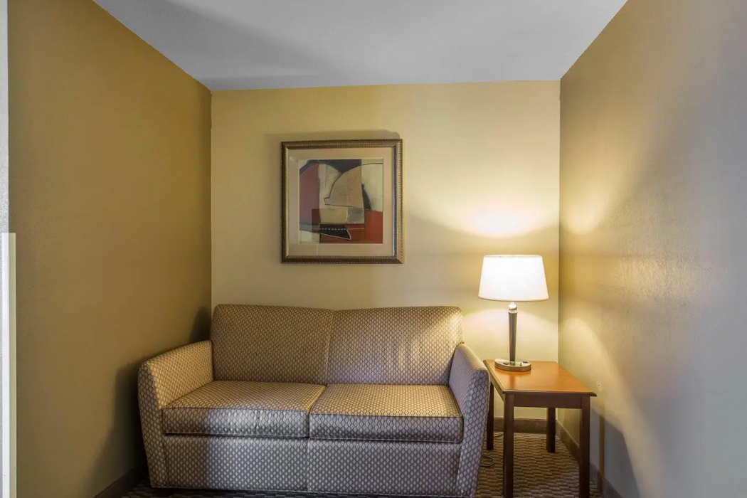 Comfort Inn & Suites Madisonville KY 14/33