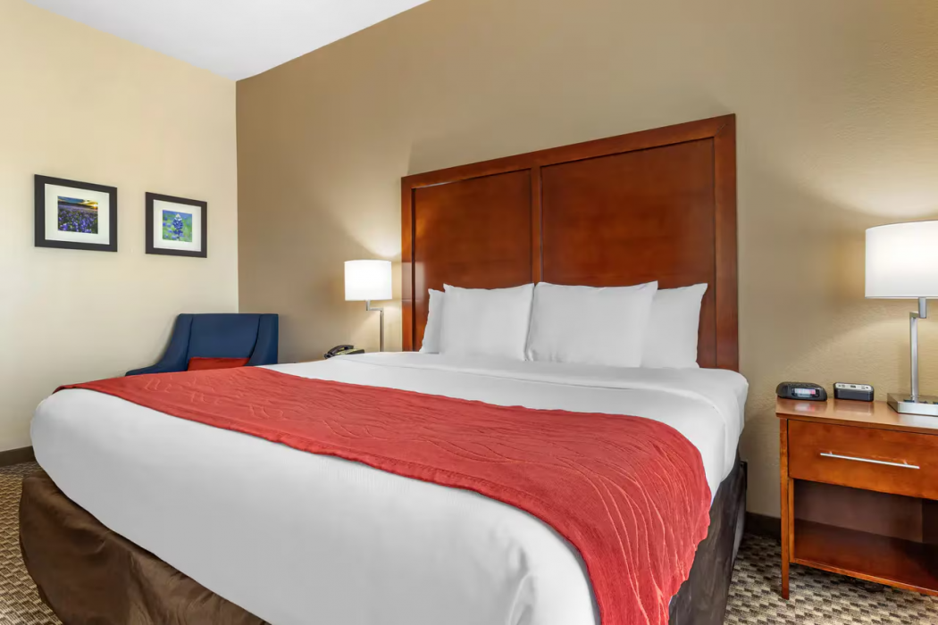 Comfort Inn & Suites Navasota 10/28