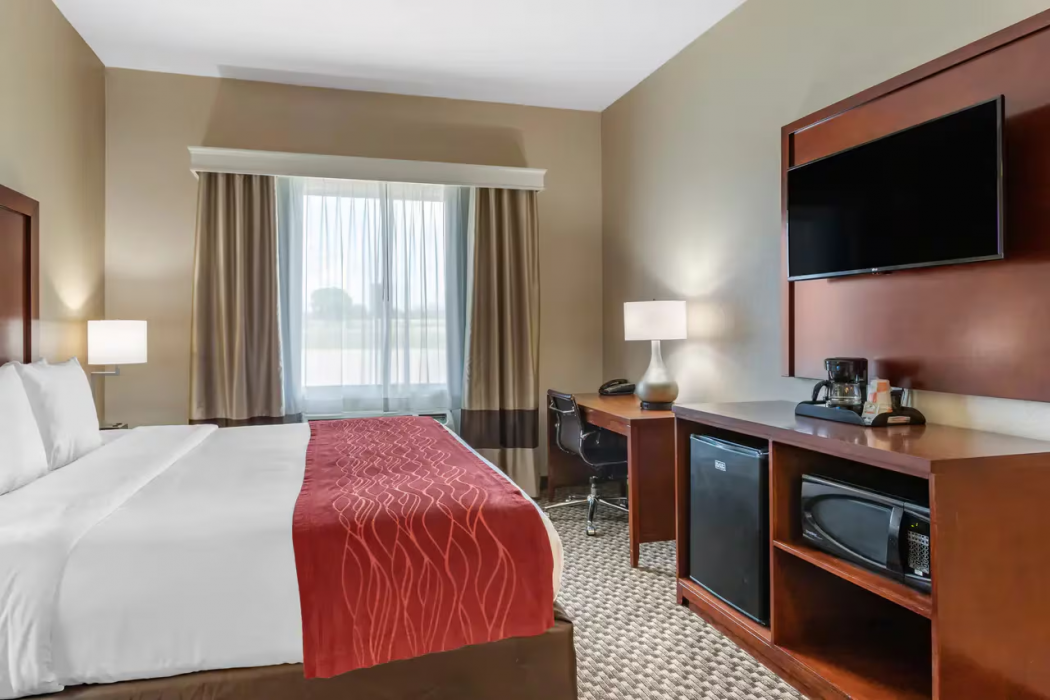 Comfort Inn & Suites Navasota 8/28