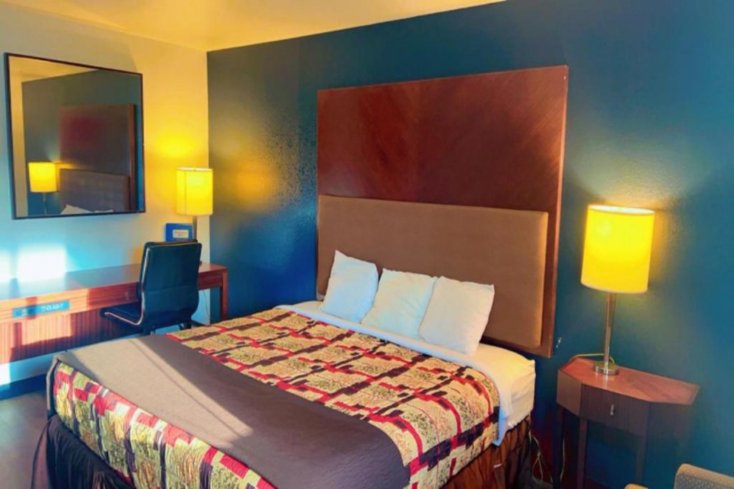 Rodeway Inn Rifle 6/20