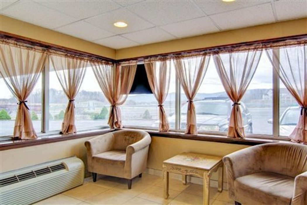 Econo Lodge Wytheville I-77 & I-81 7/21