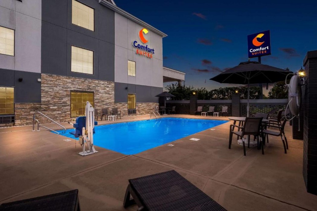 Comfort Suites Near Camp Lejeune 1/39