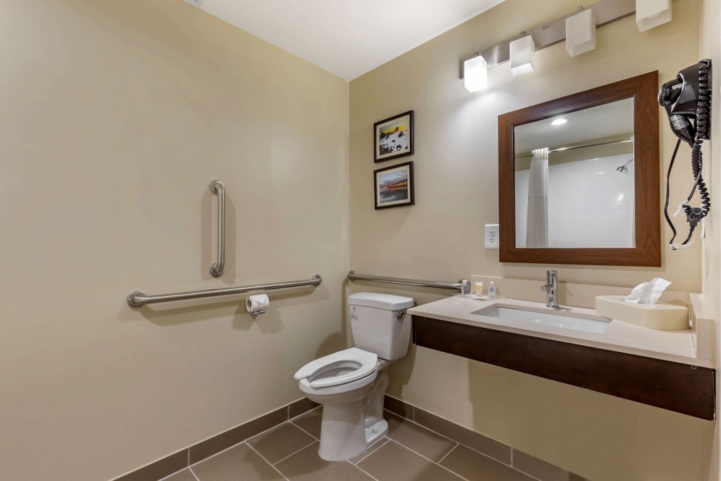 Comfort Suites Near Camp Lejeune 19/39