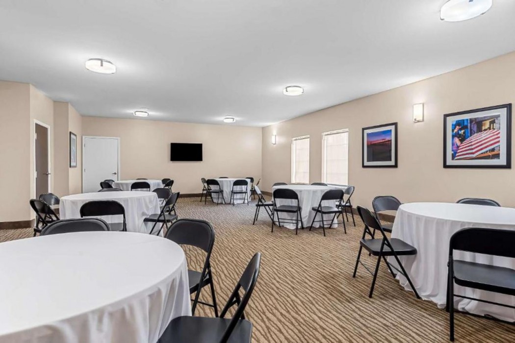 Comfort Suites Near Camp Lejeune 28/39