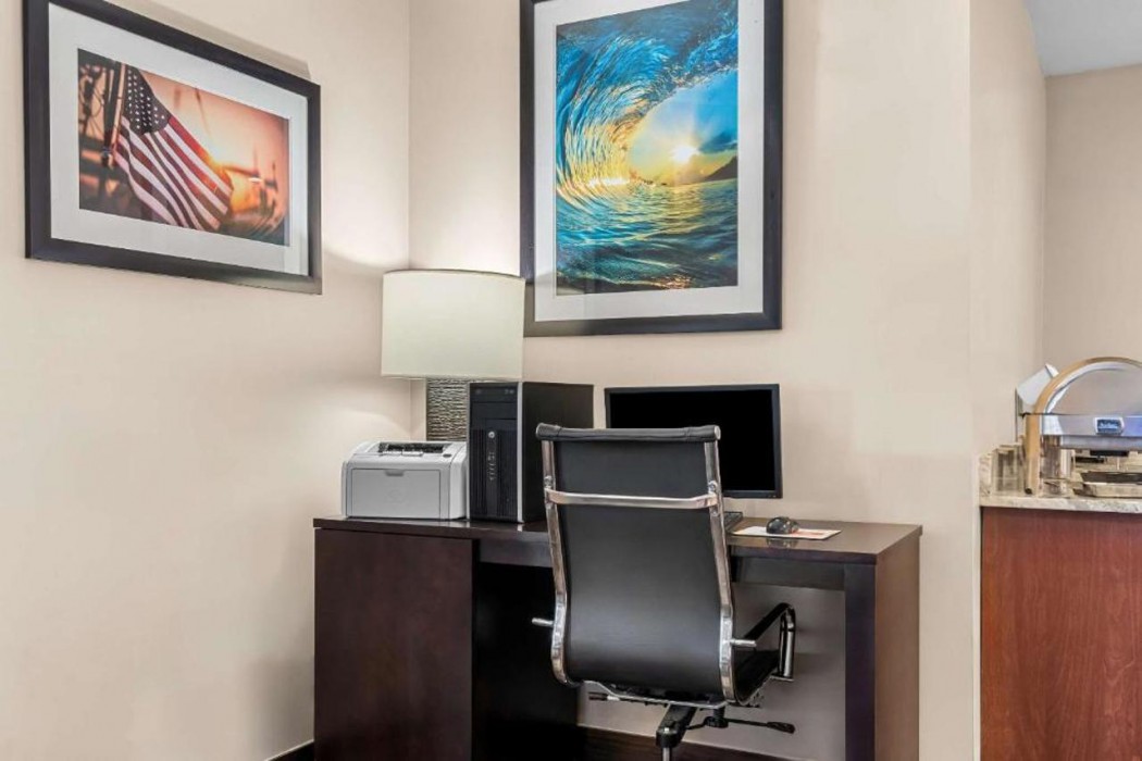 Comfort Suites Near Camp Lejeune 21/39