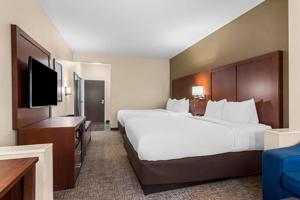 Comfort Suites Near Camp Lejeune 17/39